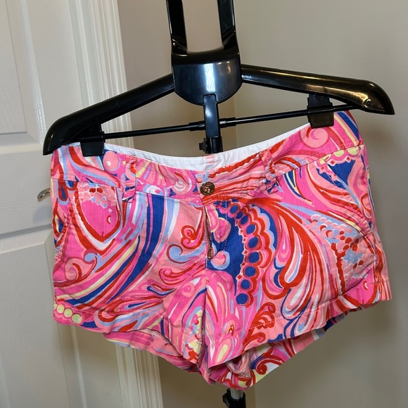 Lilly Pulitzer Walsh Short size 8! - Picture 1 of 4